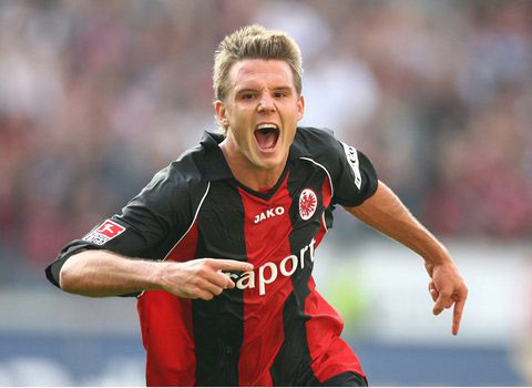 王艺迪4-2陈熠晋级四强！后三局发球战术制胜