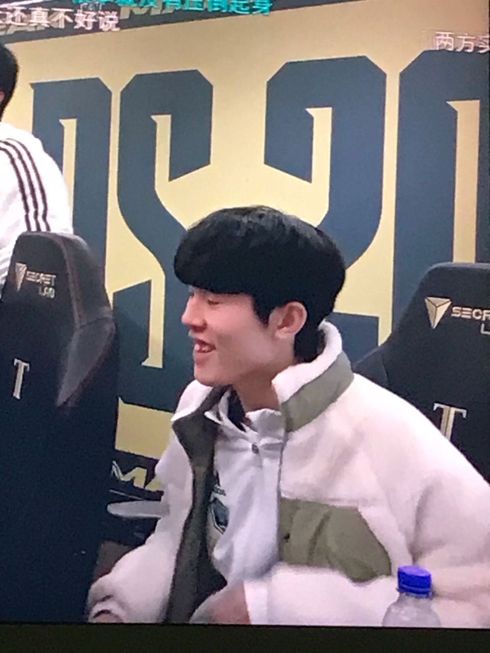 手同台竞技 手同台竞技