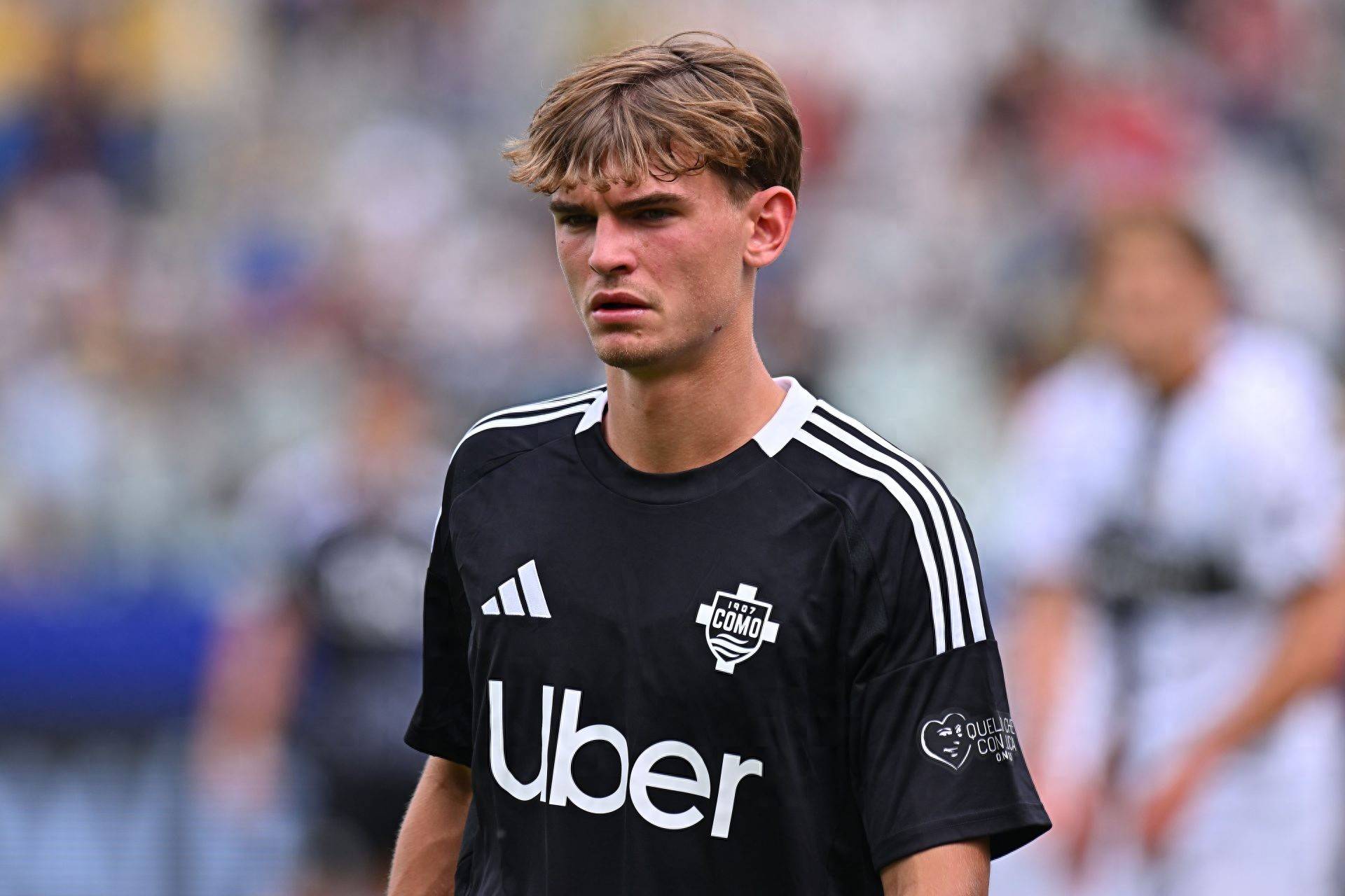 球场早早被 球场早早被