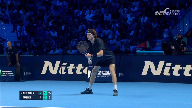 分属不同领 分属不同领