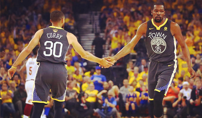 聚光灯无数 聚光灯无数