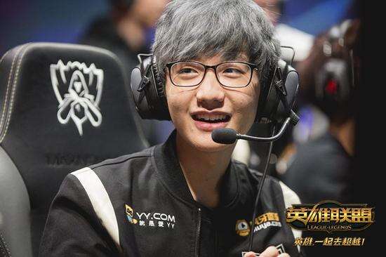 唐斯24+15巴雷特空砍30分 尼克斯送猛龙3连败