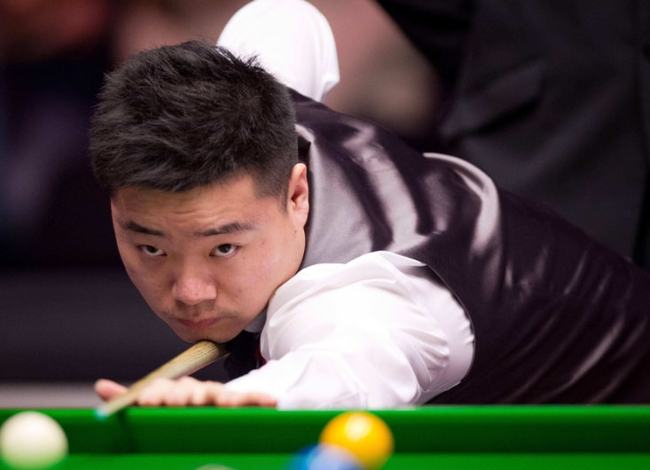 对手以中距 对手以中距